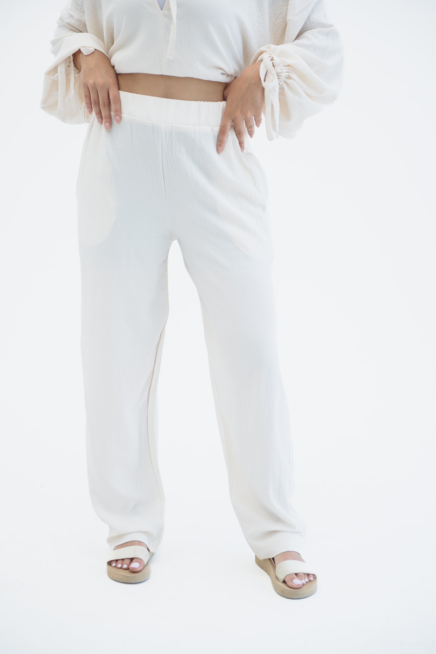 The Knotted Set White